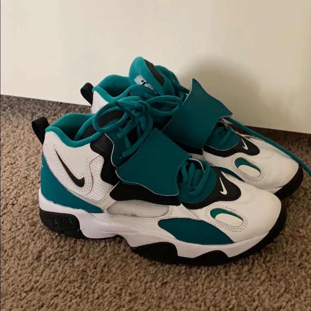 Nike AIRs